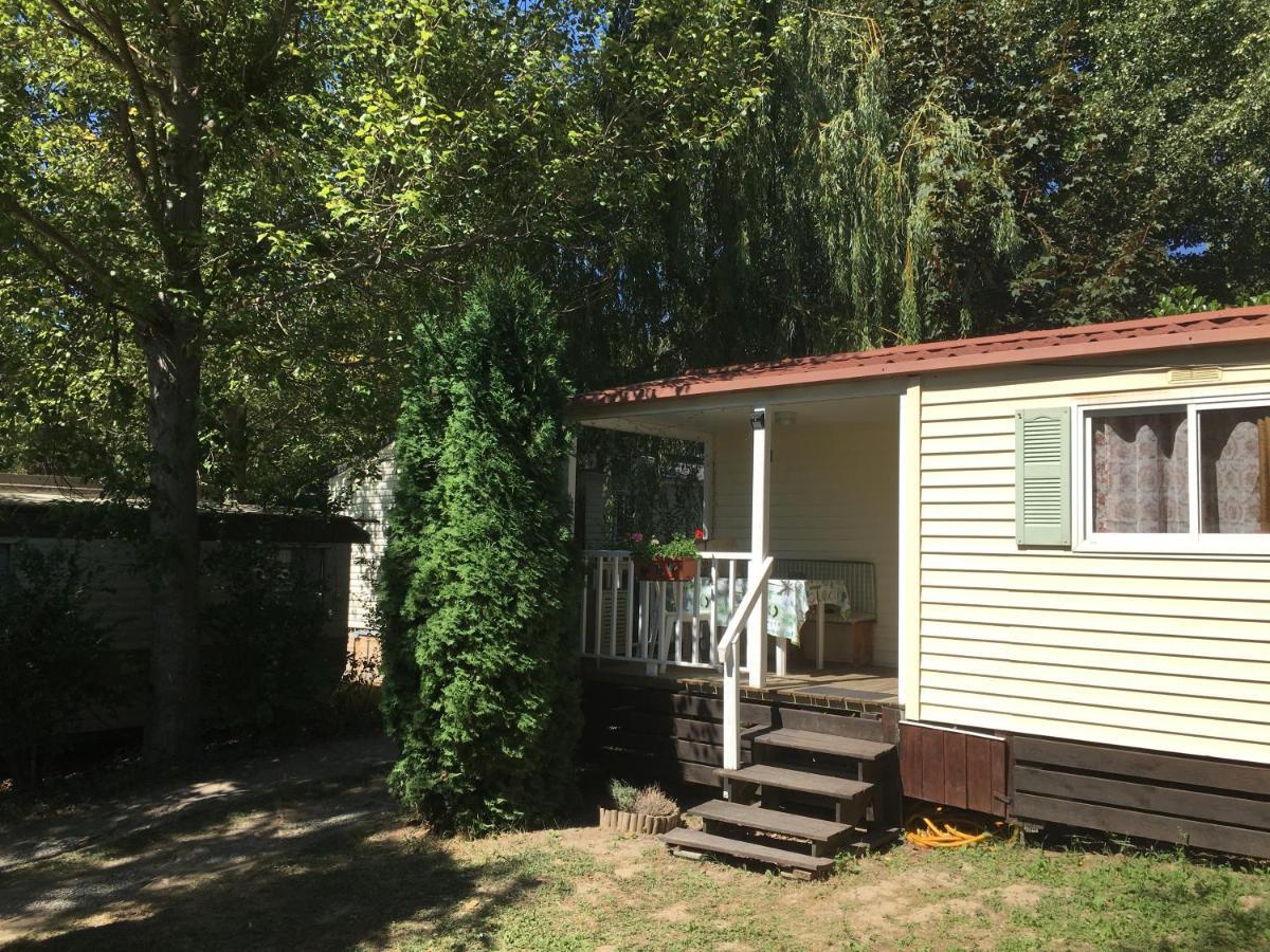 Mobile Home Avec Parking Chorges Bagian luar foto