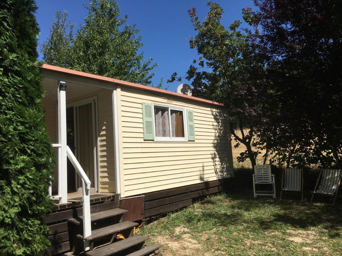 Mobile Home Avec Parking Chorges Bagian luar foto