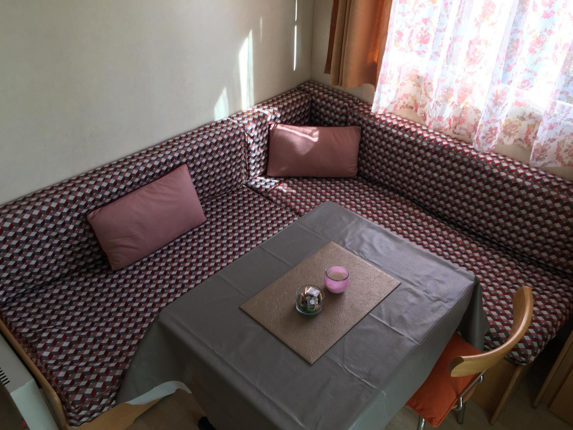 Mobile Home Avec Parking Chorges Bagian luar foto